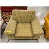 Image 1 : FABRIC LOUNGE CHAIR 42 X 32 X 30"