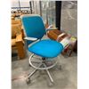 Image 2 : GAS LIFT OFFICE CHAIR