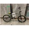 Image 1 : GREY BMX BIKE