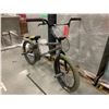 Image 2 : GREY BMX BIKE