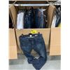 Image 1 : WARDROBE BOX WITH ASSORTED CLOTHING