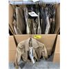 Image 1 : WARDROBE BOX WITH ASSORTED CLOTHING