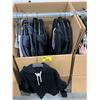 Image 1 : WARDROBE BOX WITH ASSORTED CLOTHING