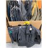 Image 2 : WARDROBE BOX WITH ASSORTED CLOTHING