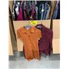 Image 2 : WARDROBE BOX WITH ASSORTED CLOTHING