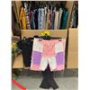 Image 2 : WARDROBE BOX WITH ASSORTED CLOTHING