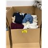 Image 1 : WARDROBE BOX WITH ASSORTED CLOTHING