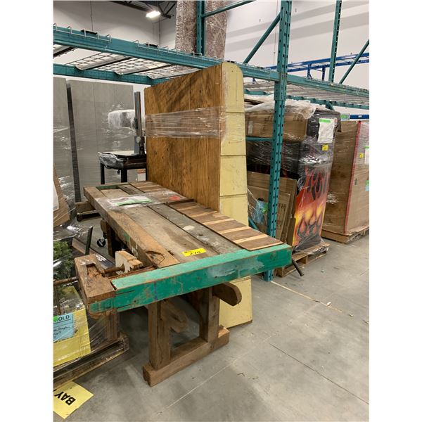 VINTAGE WOODWORK BENCH 82 X 35 X 35 AND WALL STORAGE UNIT 64 X 12 X 69 Vintage woodwork bench 82 x 35 x 35 and wall storage unit 64 x 12 x 69