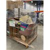 Image 2 : PALLET OF SET DEC ITEMS INCLUDING; BIG TABLE, PINK DESK CHAIR, LAMPS AND MORE