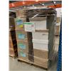 Image 2 : PALLET OF SET DEC ITEMS INCLUDING; FILE ORGANIZERS, RECYCLING BINS, LAMP AND MORE