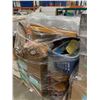 Image 5 : PALLET OF SET DEC ITEMS INCLUDING; SIDE TABLE, ROLLING CHAIR, SHOE RACK AND MORE