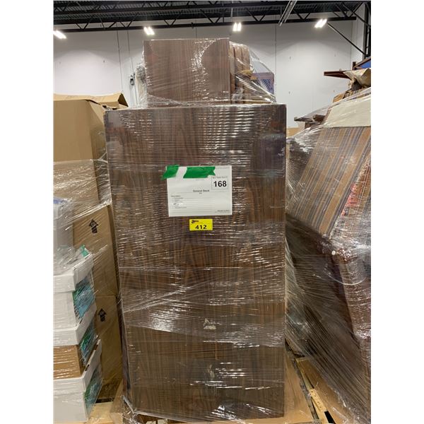 PALLET OF SET DEC ITEMS INCLUDING; PARKING SIGN, OFFICE CHAIR, SANDWICH BOARD AND MORE