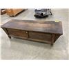 Image 2 : HEAVILY CARVED 3 DRAWER COFFEE TABLE 16 X 24 X 18"