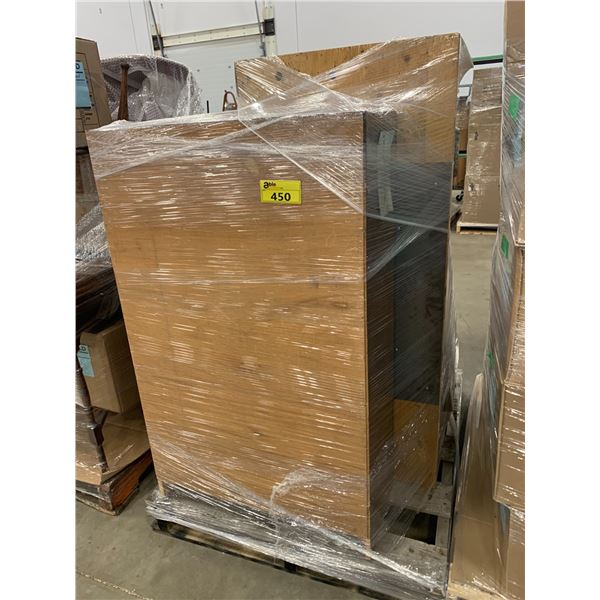 PALLET OF SET DEC ITEMS INCLUDING; FRIDGE, SHELVES AND MORE