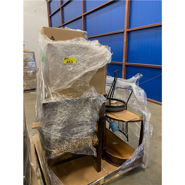 PALLET OF SET DEC ITEMS INCLUDING; SOFA TABLE, PATIO CHAIR, ROLLING CHAIR, BEDDING AND MORE