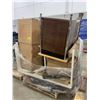 Image 2 : PALLET OF SET DEC ITEMS INCLUDING; DESKS, TABLES, LAMPSHADES AND MORE