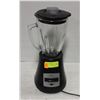 Image 1 : OSTER BLENDER WITH GLASS JUG   120V
