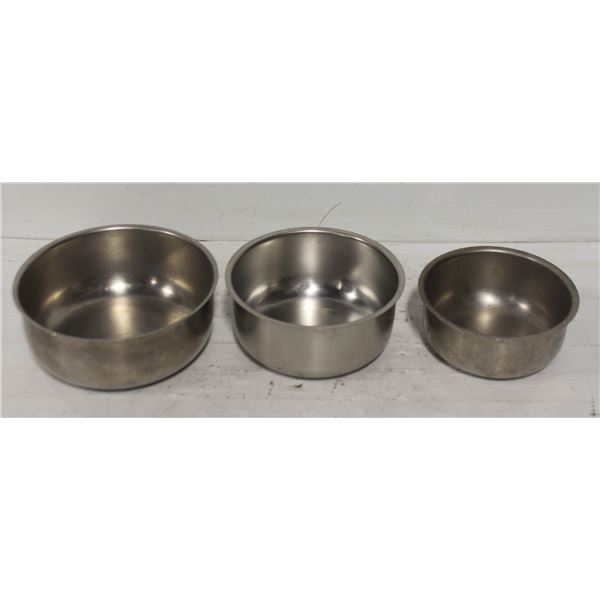 LOT OF 3 HIGH QUALITY STAINLESS STEEL BOWLS