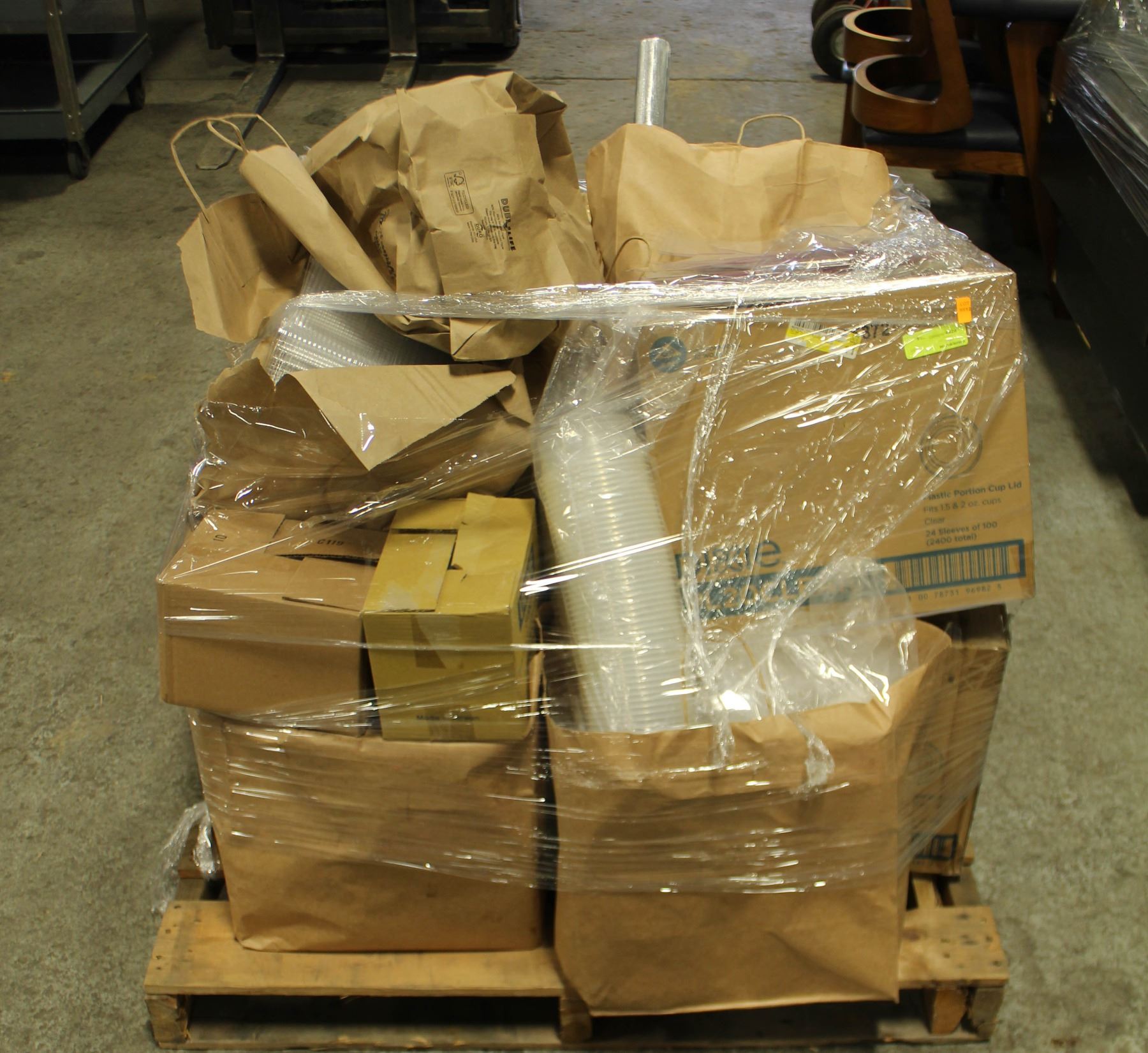 PALLET OF VARIOUS PACKAGING/ CONTAINERS/ CUPS, ETC