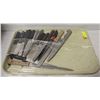 Image 1 : TRAY W/ 14 ASSORTED KITCHEN KNIVES