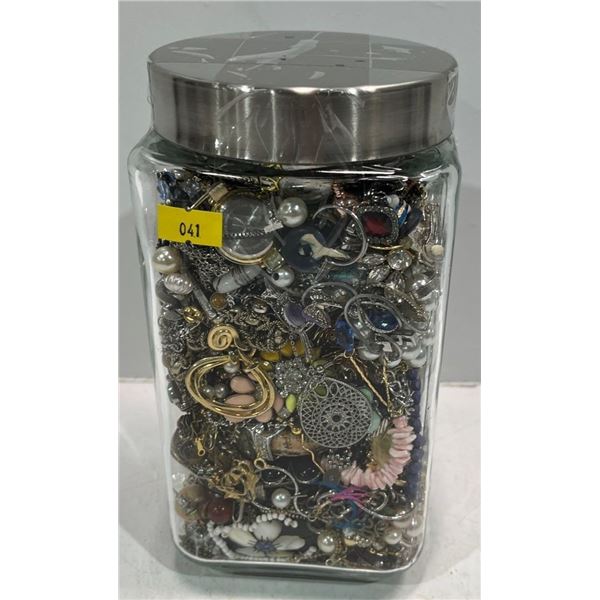 Large Collection of Costume Jewelry (Necklaces and Bracelets, Earrings, Watches and more)