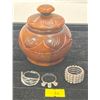Image 6 : Three Fashion Rings plus Small Wooden Jar