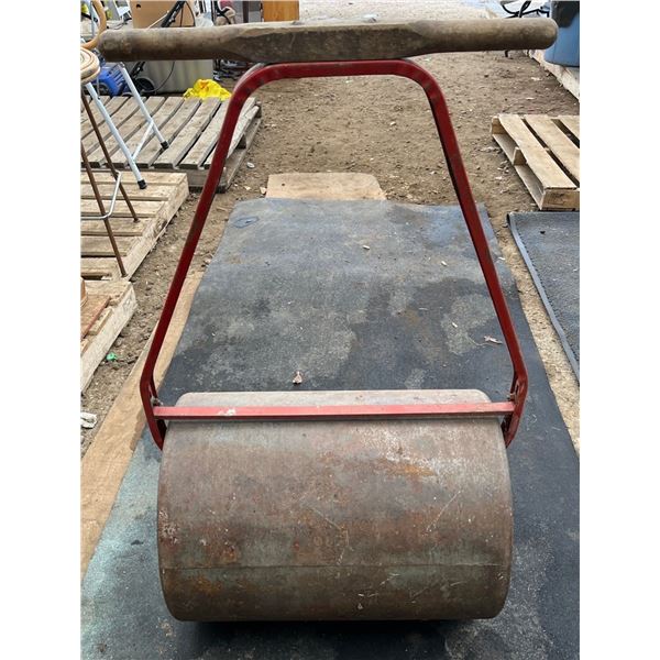 Vintage Lawn Roller with Wood Handle 24Wx43H Roller 18D