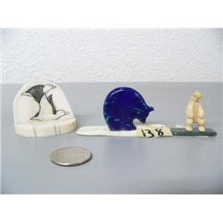Scrimshawed Ivory Seagulls, Bluestone bear mounted on ivory and Small ivory bear mounted on jade (2)