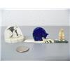 Image 1 : Scrimshawed Ivory Seagulls, Bluestone bear mounted on ivory and Small ivory bear mounted on jade (2)