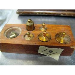 Set of old scale weights (88)
