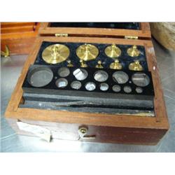 Set of old scale weights in wooden box (88)