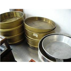 Set of old graduated gold sizing pans (88)