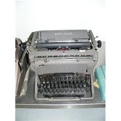 Old Underwood typewriter (88)