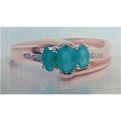 Emerald and Diamond Lady's Ring 14 K yellow gold- emeralds are oval, faceted approx. 1.00 carats, se
