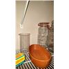 Image 4 : Kitchen Tools and Glass Containers - Cat A