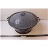 Image 1 : Enamel Bread Pan W/ Lid