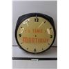 Image 1 : Martinize Clock, Made in America, Plug-in Type - 17" - As Is