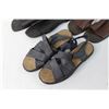 Image 2 : (3) Pairs of Women's Sandals - Size 11