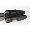 Image 6 : (2) Pairs of Women's Shoes - Size 11