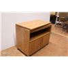 Image 4 : * Television Stand With Swivel Top - 16" x 28" x 24"
