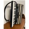 Image 4 : HOHNER Atlantic III Black & White Accordion - Excellent Used Condition