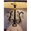 Image 2 : Vintage Mid Century Blown Glass 3 Setting Lamp - Tested 15Lx33H