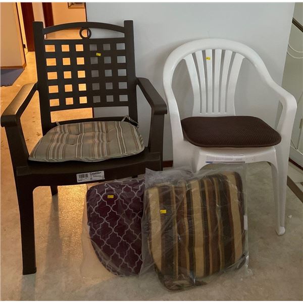 2 Outdoor Patio Chairs With Brand New Cushions