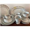Image 3 : 8 Piece Premiere Fine China Set - Rose Terrace, Made In Japan