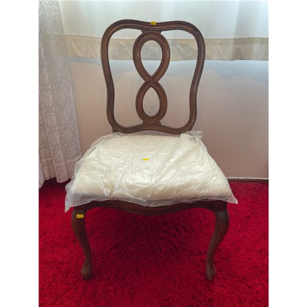 Mid 19th Century Solid Wood Chair With Queen Anne Legs 21LX22Dx36H