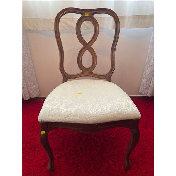 Mid 19th Century Solid Wood Chair With Queen Anne Legs 21LX22Dx36H