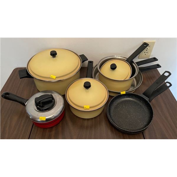 Assorted Collection Of Vintage Retro Harvest Gold Pot Set & More