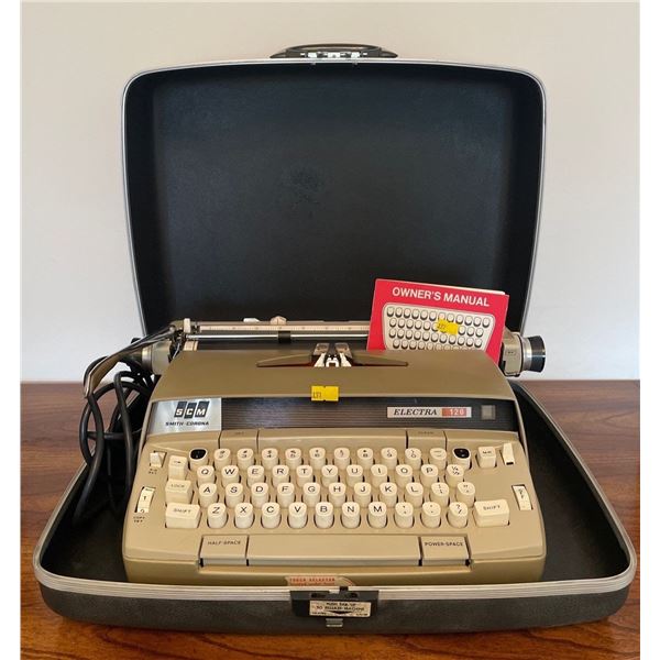 Electra 120 Electric Typewriter With Hard-shell Carrying Case