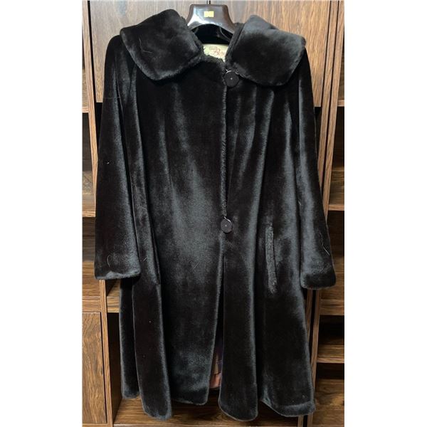 Ladies Vintage Juilliard Genuine Borg Fabric - Size Large