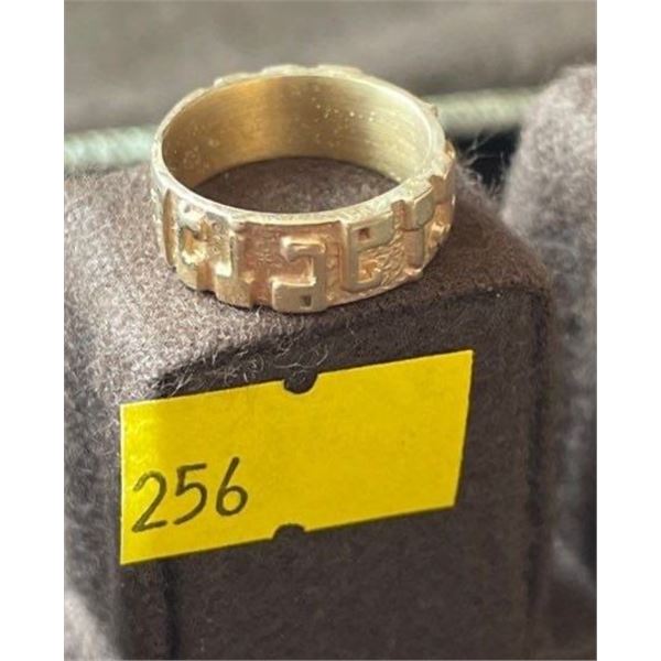 Ladies Size 4 10KT Gold Band 4.33 Grams